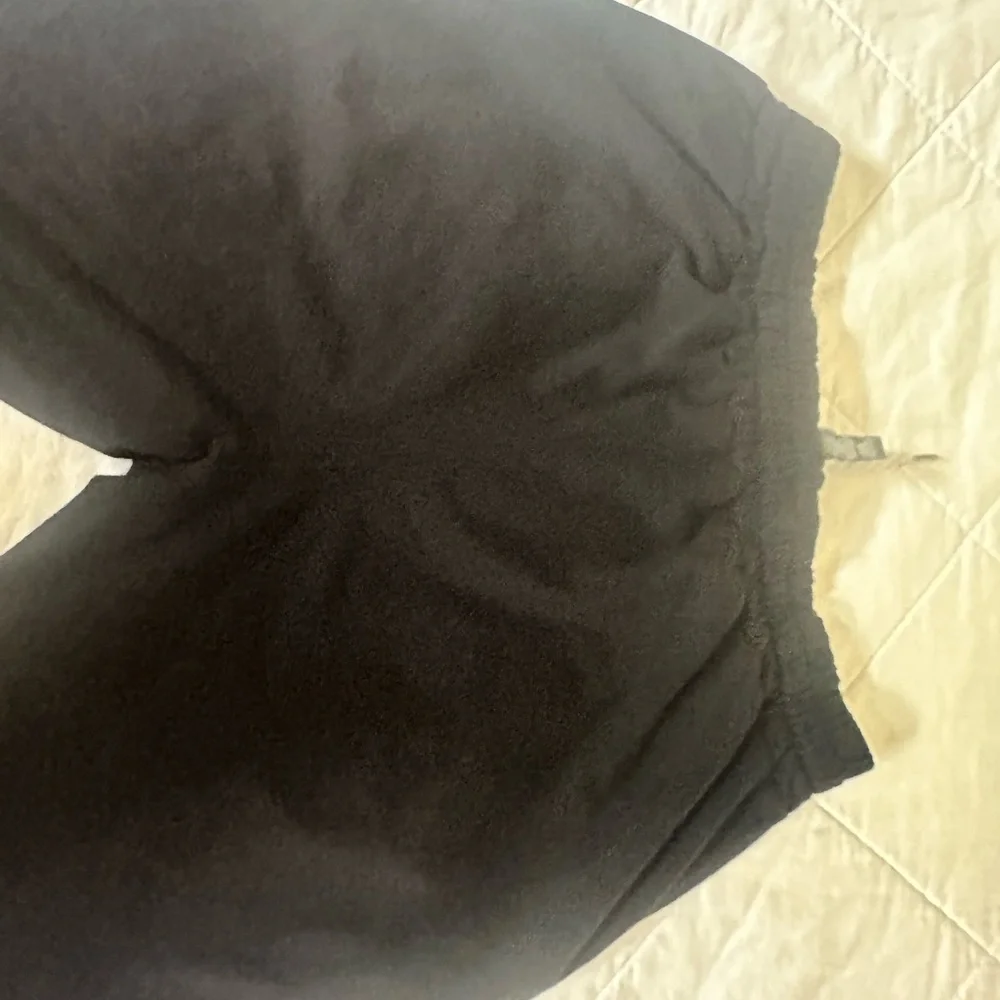 Vuori Black Joggers - Picture 6 of 7